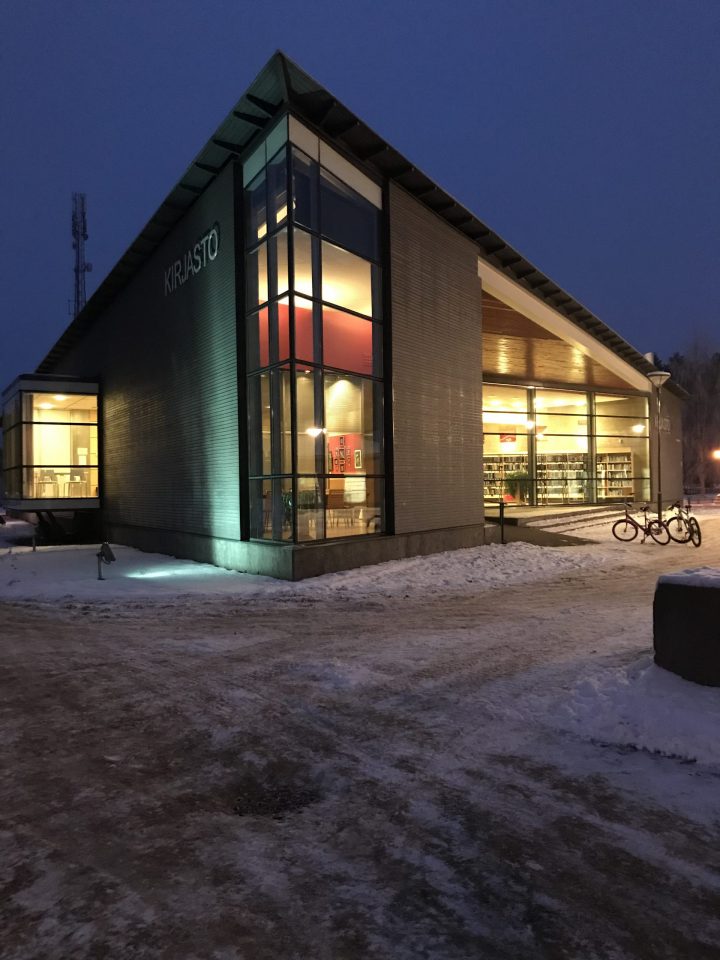 Kirjasto talvi